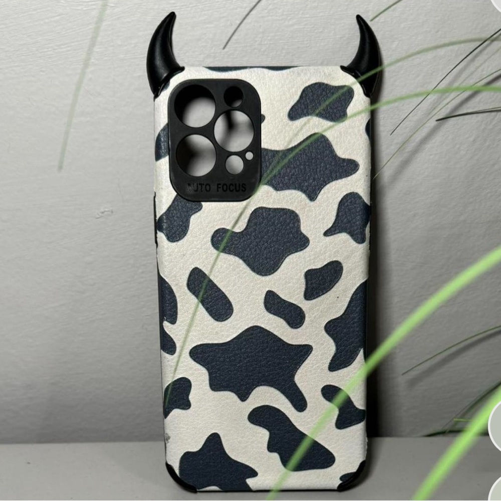 Cow iPhone 12 Pro Max Phone Case